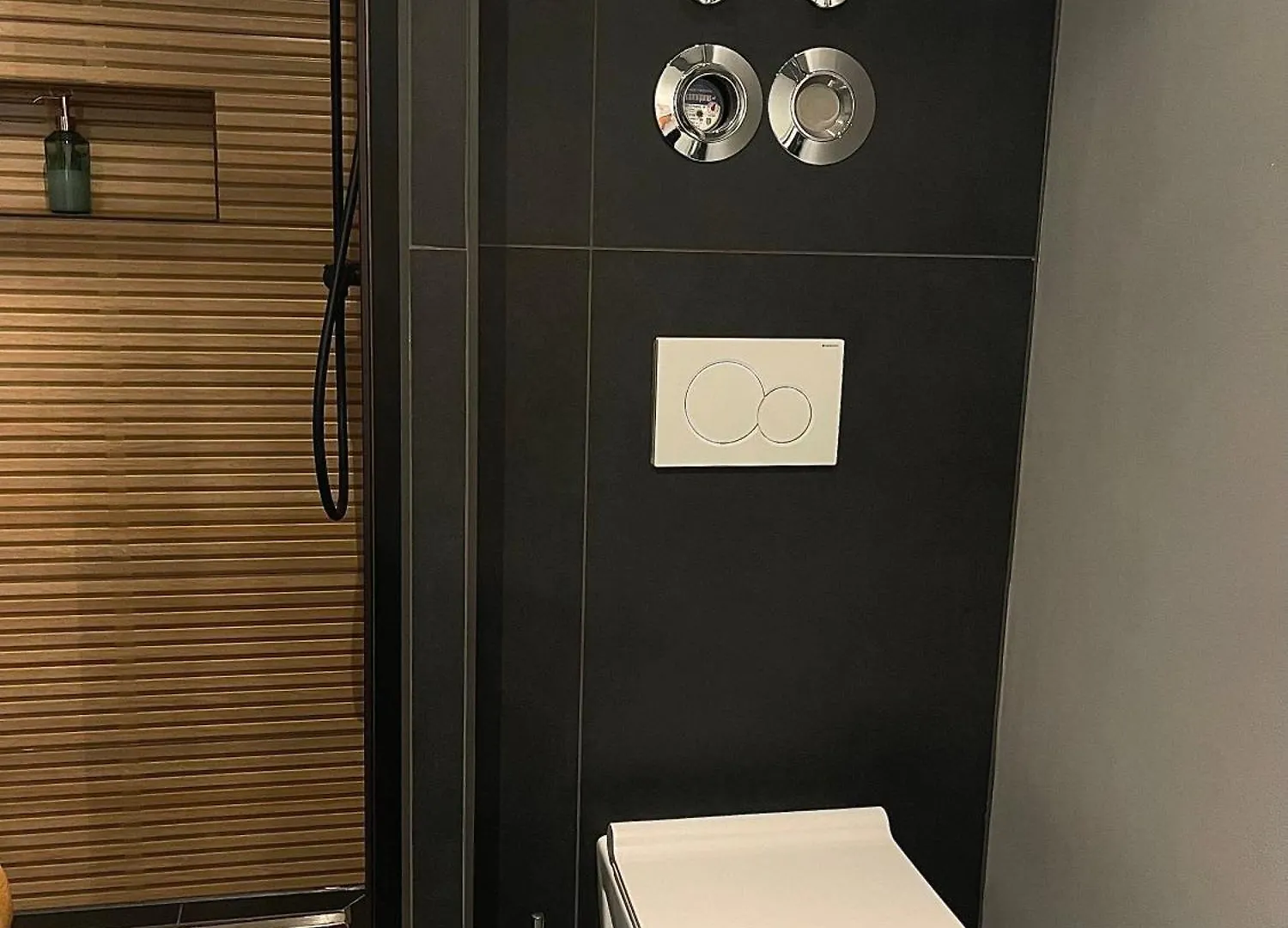 Modernes Designer Apartment Mit Balkon 5 Min Zum Oktoberfest & City München 0*,