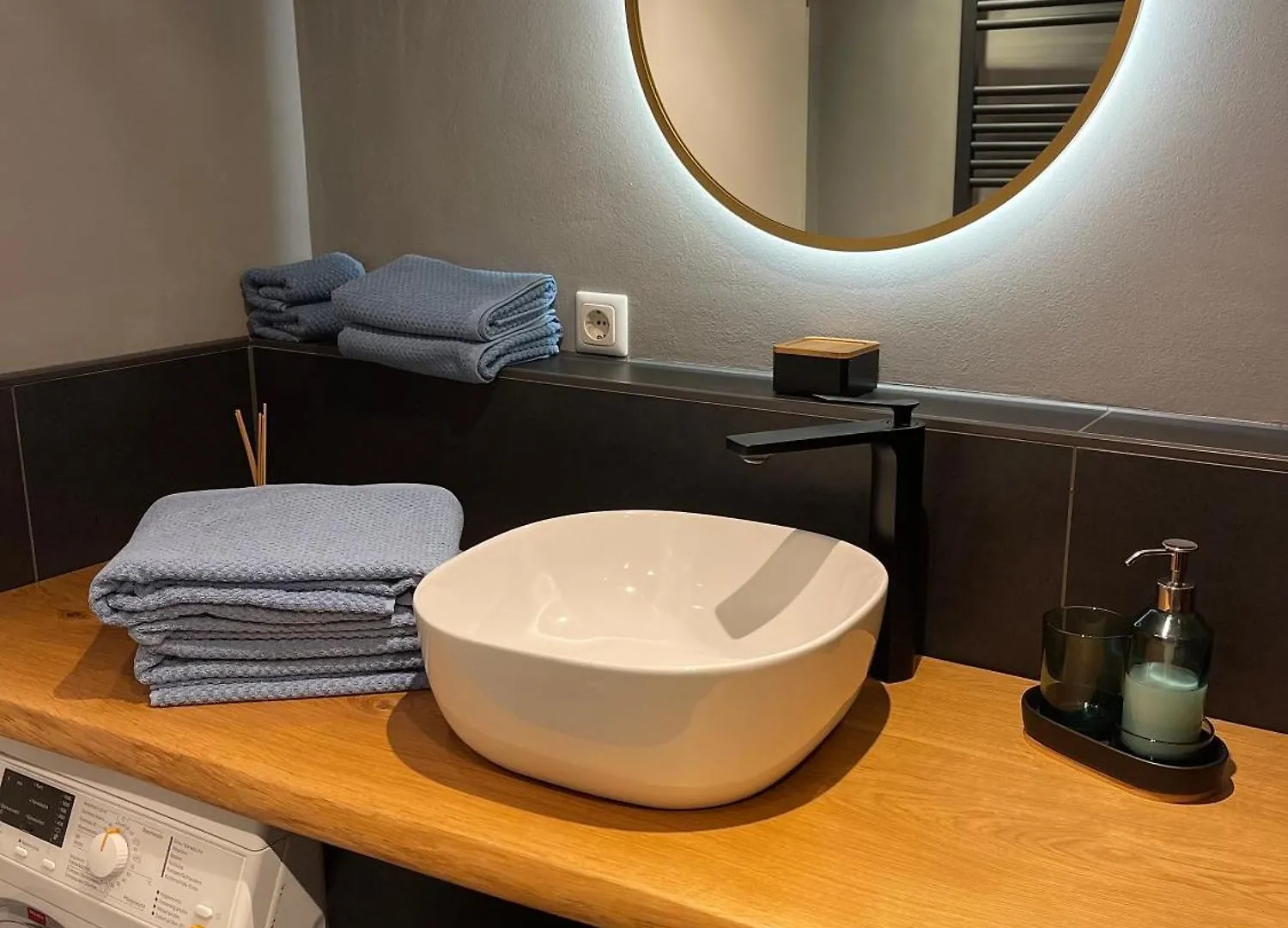 Modernes Designer Apartment Mit Balkon 5 Min Zum Oktoberfest & City München